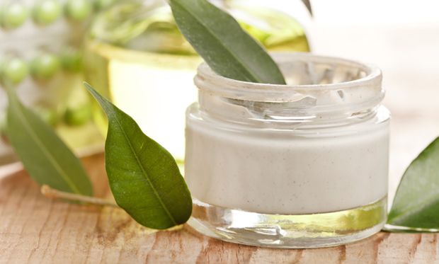 Naturkosmetikprodukte sind sanft zur Haut
