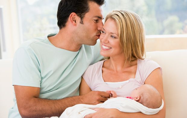 Junge Familie mit Baby