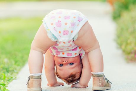 Der 10. Monat im Leben eines Babys