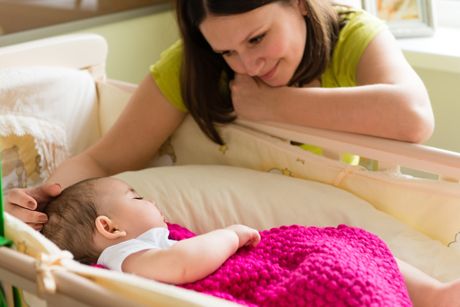 Babyschlaf - Wiege, Trage oder Elternbett?