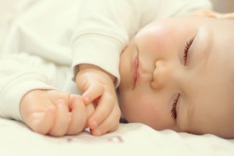 Schlafen, Einschlafen und Durchschlafen von Babys