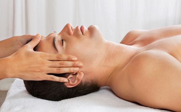 Kopfmassage bei Gehirnerschütterung Kopfmassage bei Gehirnerschütterung
