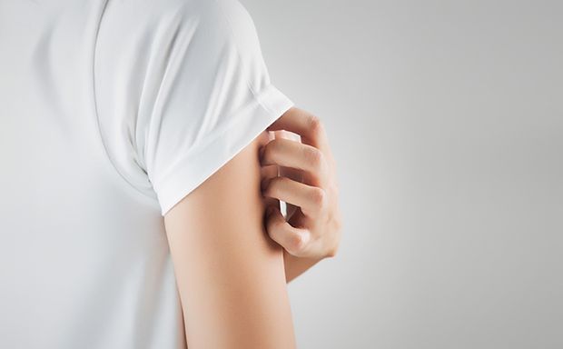 Auch bei Juckreiz kann Topfen zur Linderung angewendet werden. Auch bei Juckreiz kann Topfen zur Linderung angewendet werden.