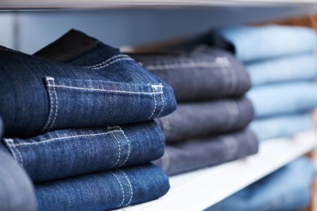 Schadstoffe in Schuhen und Kleidung von Supermarktketten