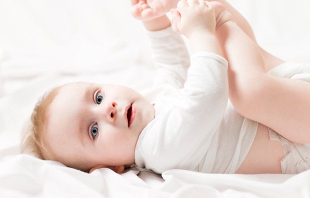 aufgewecktes Baby