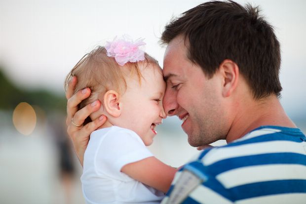 Glücklicher Vater mit Tochter