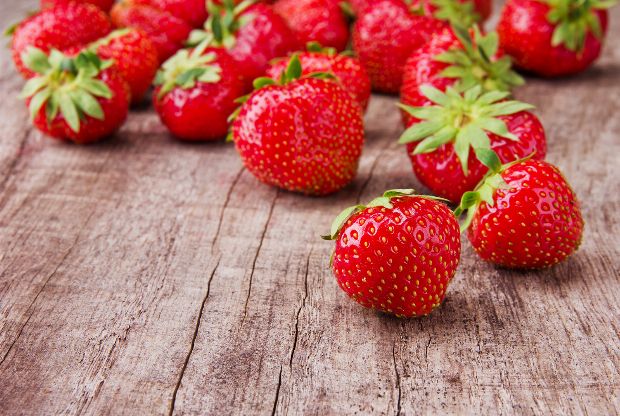 schmackhafte und gesunde Erdbeeren