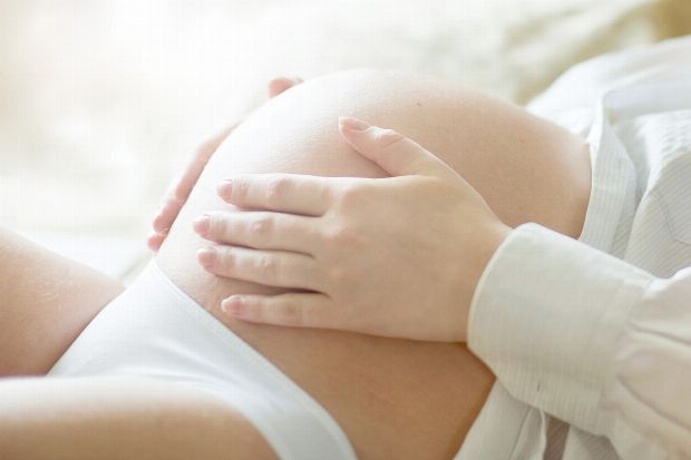 Schwangere Frau vor Geburt Schwangere Frau vor Geburt