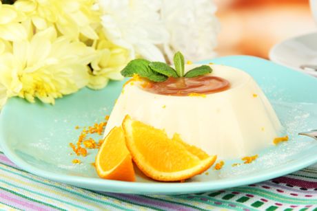 Griespudding mit Orangensoße