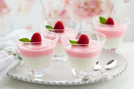 Himbeerpürree mit Joghurt