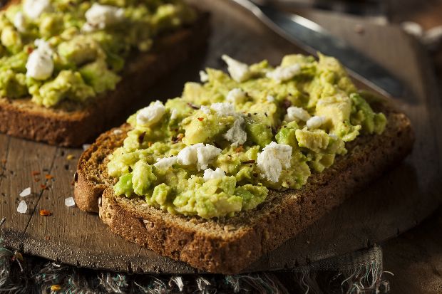 Avocado-Koriander Aufstrich mit Toast - Rezept