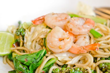 Nudeln mit Mangold und Garnelen