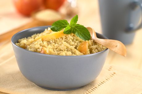 Apfel-Quinoa-Brei mit Zimtnote
