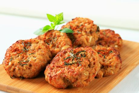 Kartoffel-Karottenpuffer mit Schafskäse