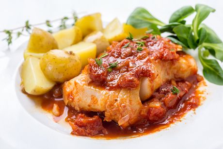 Kabeljau mit Tomatensoße