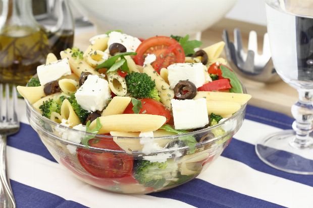 Nudelsalat mit Schafskäse