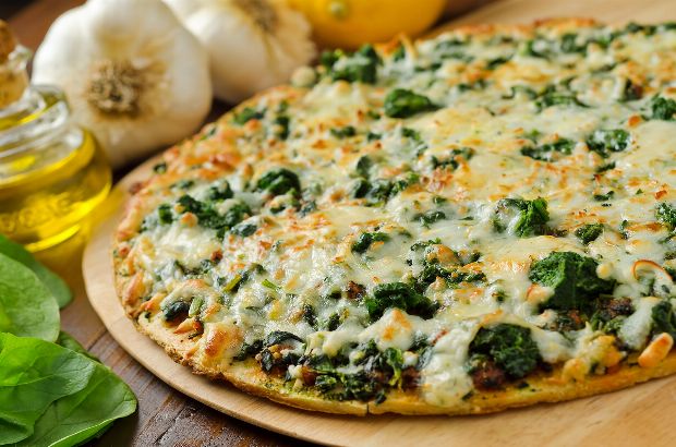 Vollkornpizza mit Spinat