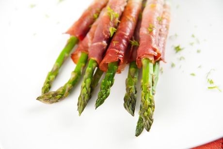 Spargel-Schinken-Röllchen