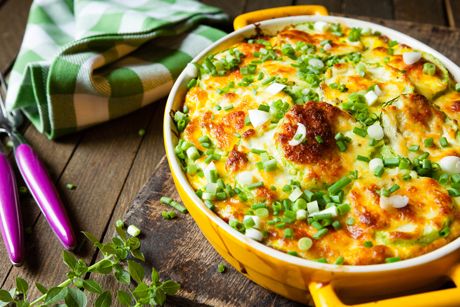 Auflauf mit Gemüse und Nudeln