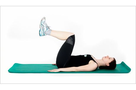 Reverse Crunch schräg im Wechsel