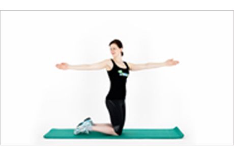 Rumpftwist im Kniestand mit Flankenstretch