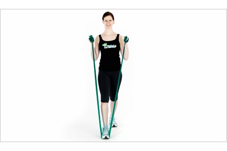 Bizeps-Curls im aufrechten Stand mit Theraband