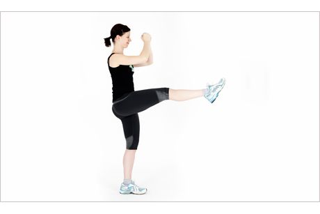 Front Kick und Back Kick im Wechsel