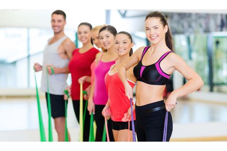 Trainingsplan: Die besten Übungen mit dem Theraband für mehr Beweglichkeit