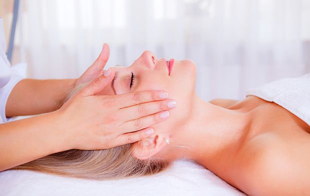 Lymphdrainage im Gesicht Lymphdrainage im Gesicht