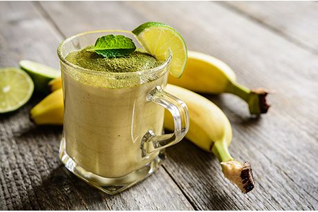 Grüner Smoothie mit Matcha