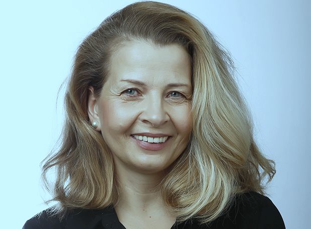 Frau Jonas ist Autorin, Internationale Körper-Mind-Trainerin und Meditationsmentorin.