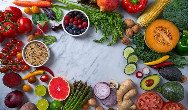 Eine gesunde, ballaststoffreiche Ernährung wirkt sich positiv auf die Verdauung aus.