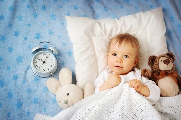 Es liegt an den Eltern dem Baby in den neuen Tagesrhythmus hineinzufinden.