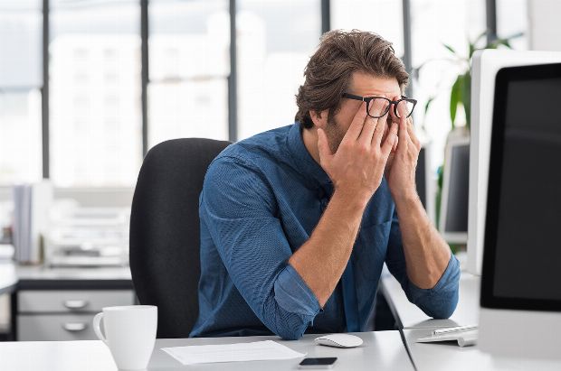 Frust und Müdigkeit am Arbeitsplatz