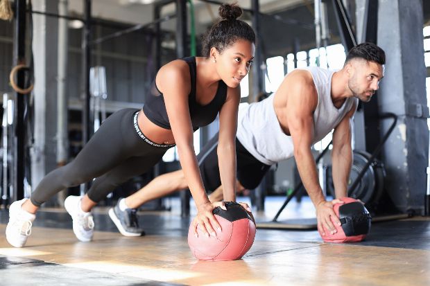 Gewichtsreduktion: Abnehmen durch Krafttraining?