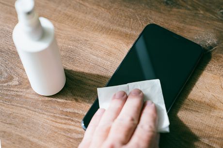Handy und Hülle richtig desinfizieren