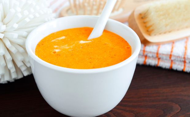 Karottenmaske für ein schönes Dokolleté