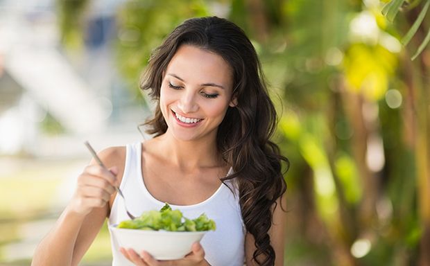 Von einer gesunden, ausgewogenen Ernährung profitiert auch die Haarpracht.