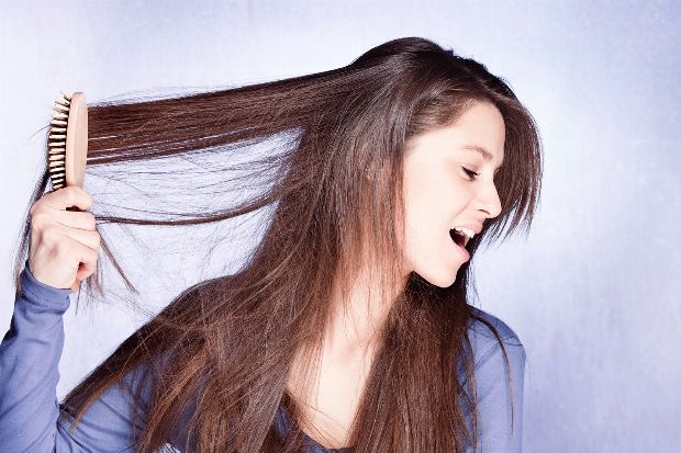 Stumpfes Haar ist oft ein Zeichen von Stress, Vitaminmangel oder falscher Pflege. Stumpfes Haar ist oft ein Zeichen von Stress, Vitaminmangel oder falscher Pflege.