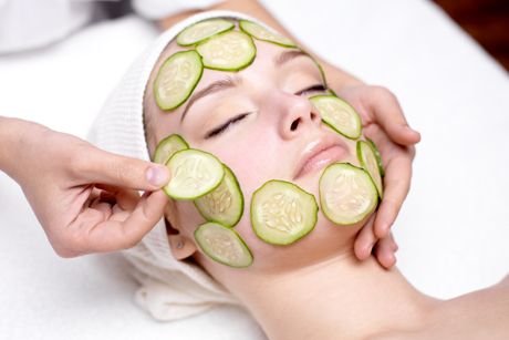 Selbstgemachte Gesichtsmasken und Hausmitel gegen fettige Haut