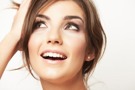 Grundierung für einen ebenmäßigen Teint