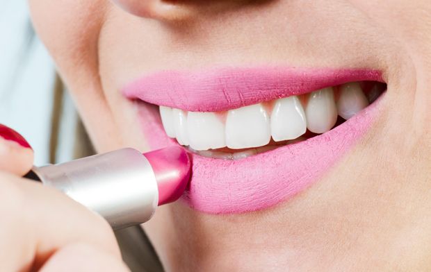 Lippenstift auftragen Lippenstift auftragen