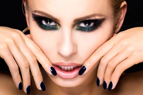 Vamp-Look richtig schminken