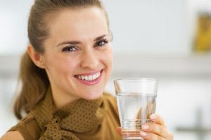 Viel Wasser trinken macht schlank und hilft beim Abnehmen?