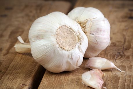 Knoblauch gegen Fußpilz