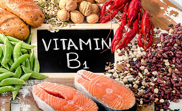 Fisch, Hülsenfrüchte und Vollkornprodukte sind besonders reich an Vitamin B1. Fisch, Hülsenfrüchte und Vollkornprodukte sind besonders reich an Vitamin B1.