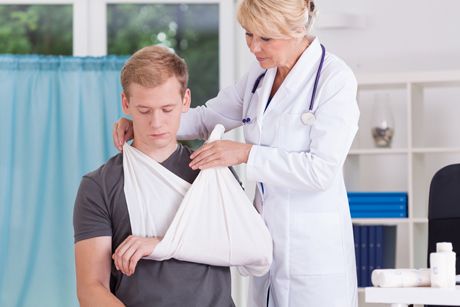 Erste Hilfe bei Knochenbrüchen