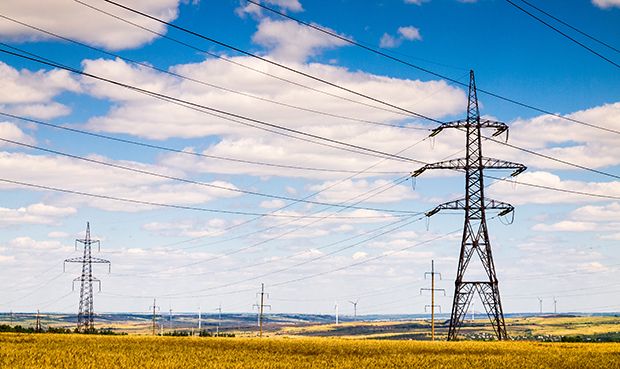 Etwa 10 Prozent der Stromunfälle werden durch Hochspannung verursacht.