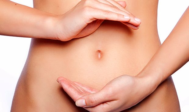Die richtige Ernährung sowie ausreichend Bewegung wirken sich positiv auf die Verdauung aus.